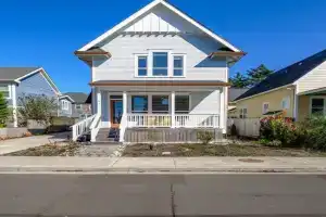 3BR Main House - Sauna, Hot Tub -, Lincoln City