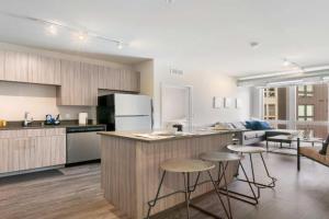 Spacious and Modern With Premium Amenities Near U of M Apartments, Minneapolis
