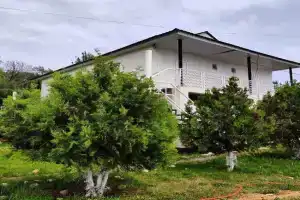 Arnabat Guest house, Bosteri