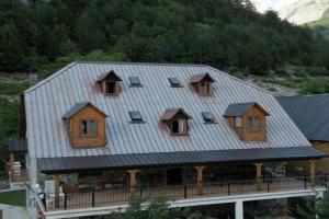 Lodge Martini Theth, Bajraku i Thethit