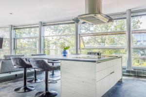 Comics & Cars - Themed Penthouse in Motor Valley, Modena