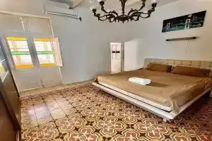 Large space on 2 levels with own roof in Townhouse, St Julians