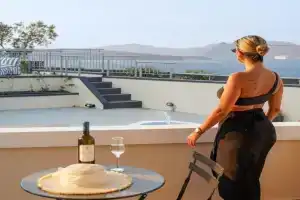 The Noverian Bios Caldera Sunset Suites, Akrotiri