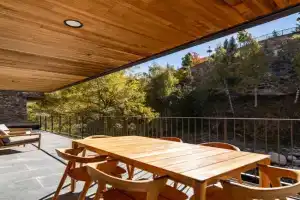 Luxurious Mountain Gem Enjoy Nature l Gym Sauna Pool l 1 MINUTE WALK TO SLOPES l by BonesVacances Apartments, Ransol