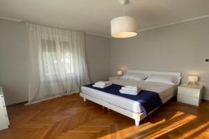 Casa Vacanza Alle Pratoline covered parking for bicycles and motorcycles, Muggia