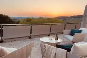 Exklusives Penthouse mit Whirlpool, Panoramaterrasse, Kino & Tischfußball für bis zu 8 Personen, Waldkirchen
