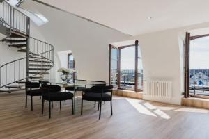 2 BR Penthouse Loft - WHIRLPOOL - TERRASSE - WIFI - ZENTRAL - KÜCHE - KAFFEE - PARKHAUS, Wiesbaden