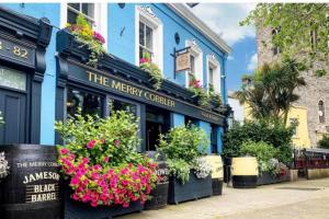 The Merry Cobbler Hotel, Dublin