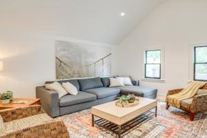 1 Mi to Dtwn Chic Condo with Balcony! Apartments, Grand Rapids