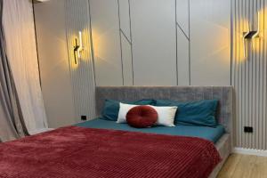 Roskoshnaya dvuhkomnatnaya s vidom na gory Apartments, Almaty