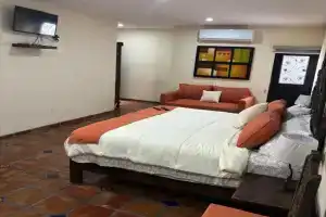Estancia Colobri Mini-hotel, Guadalajara