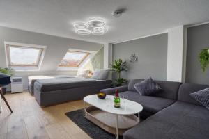 DresdenStay Modern 3 Schlafzimmer Kamin PS4 Kicker Apartments, Dresden