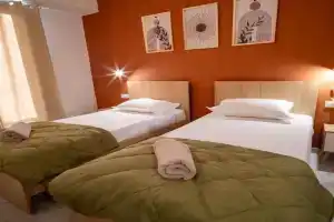 Gemini Apartments, Laganas