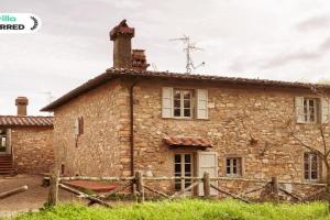Villa in Tuscany with Heated Pool & Sports Court, Poppi