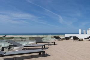 Salitre Apartment Luxury Oceanfront with Pool Terrace and Private Parking, Conil de la Frontera