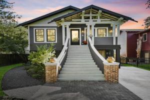 Ebb and Glow Retreat Guest house, Galveston