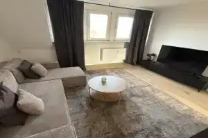 Modernes City-Apartment Mülheim - Küche, Smart-TV, schnelles WLAN, Nähe Essen & Düsseldorf, Mulheim an der Ruhr