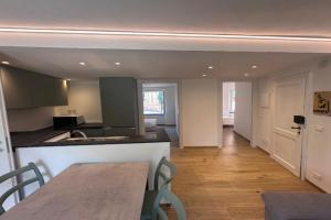 Kiwi home in the historic center with a small terrace Apartments, Levanto