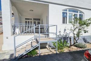 Chapel Road Apartments, Baska Voda