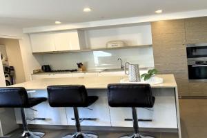 PROMENADE TOWERS 2 Bedroom Apartment with City Views on the Waterfront - 506, Geelong