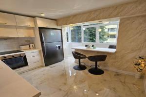 Apartment Home, Troyan