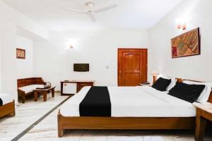 Collection O Sansarchandra Road Hotel, Jaipur
