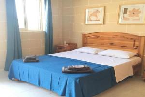 Bright and Airy Flat in, Gozo Apartments, Marsalforn