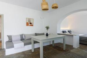 Phaedrus Living Cycladic Residences 11 Apartments, Logaras