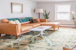 Downtown Lakefront Hideaway Apartments, Burlington