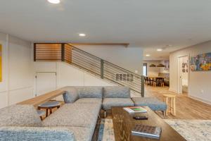 Affordable Modern Suite in A2 Guest house, Ann Arbor