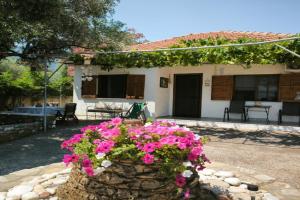 Kinira Seaside House, Kinira