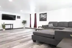 5BR 2BA close to State Park Guest house, Niagara Falls