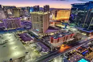 Las Vegas Penthouse with Strip Views - Sleeps 6 - Walk Out Balcony, Las Vegas