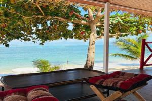 Oceanfront Villa at Bang po Beach-Koh Rooms, Ban Bang Po