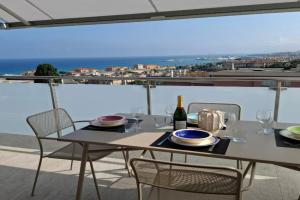 New Apartment with seaview terrace 8, Pietra Ligure