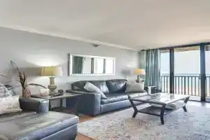 Walk to Beach and Eats Condo with Pool in! Apartments, Clearwater