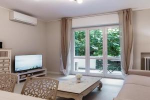 Cream Home - The House Of Travelers, Como