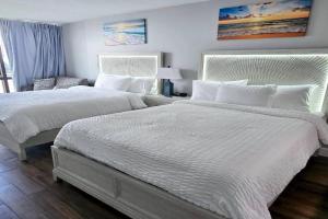 New updated Daytona Oceanview w/kitchenette, pool Apartments, Daytona Beach