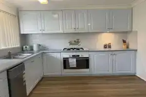 Stay at Adjin Guest house, Wagga Wagga