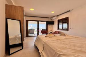 Cozy 1-Bedroom Apartment, Coral Bay
