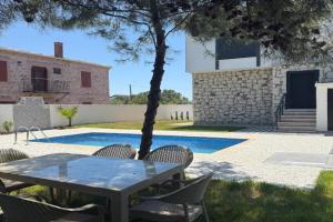 Modern Pool Villa near Sarımsaklı Beach in Ayvalık, Ayvalik