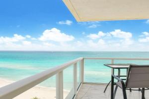 Balcony on the Ocean - Picture Perfect Guest house, Sunny Isles Beach