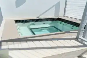2BR Ocean Penthouse - Private Terrace & Hot Tub, Hollywood