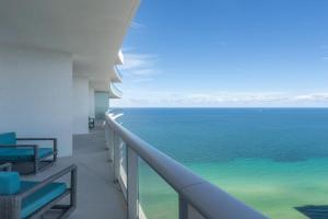 Luxury Penthouse 4 BDR with Resort Amenities, Hollywood