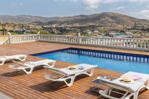 Casa Magnolia 4BR, Pool, BBQ & Sea View, Rincon de la Victoria