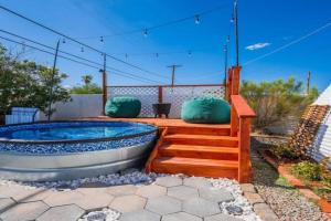 Pool, Deck, Fire-Pit - 5 min to UofA & Downtown Guest house, Tucson