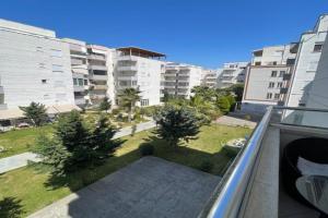Apartment 9 Qerret Albania, Golem
