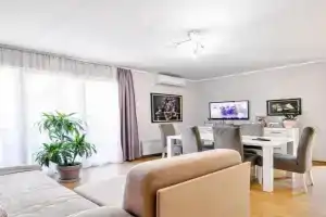 Sunset Apartments, Kotor