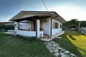 La casa di Alide, Lido Di Camaiore
