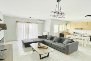 Roof Top Apartment By Athens Airport, Spata